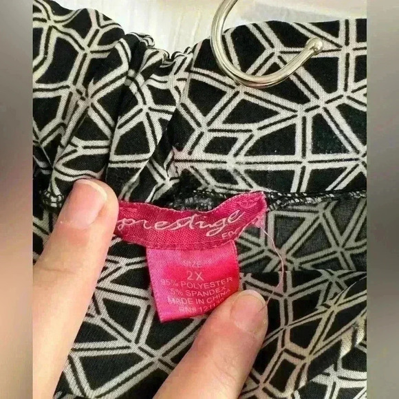 Geometric Print Buttery Soft Maxi Skirt - Size 2XL - Picture 2 of 3